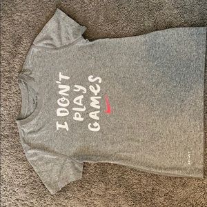 Nike girls short sleeve t-shirt